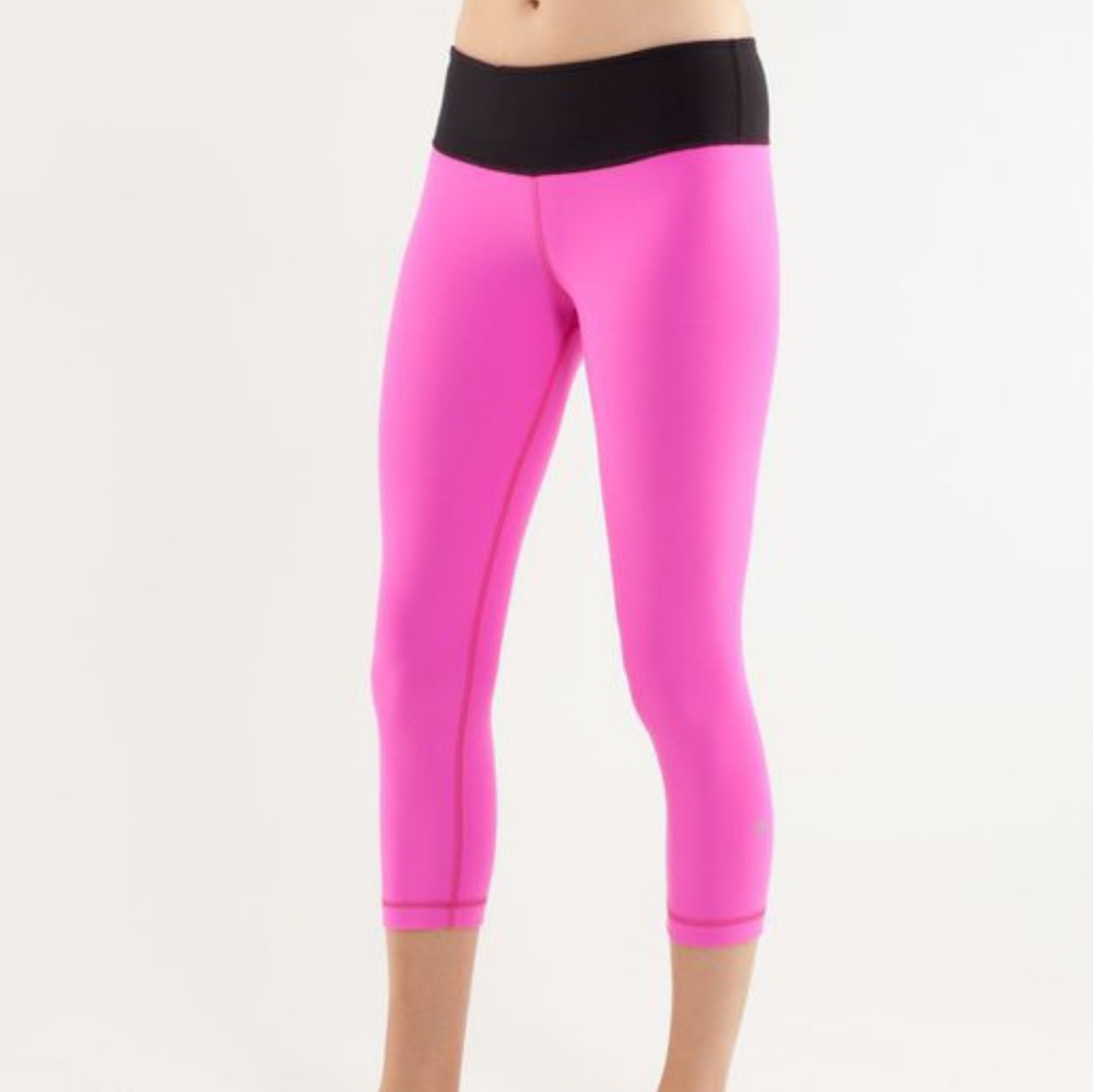 Very Rare Lululemon Reversible Pink/Black Gem